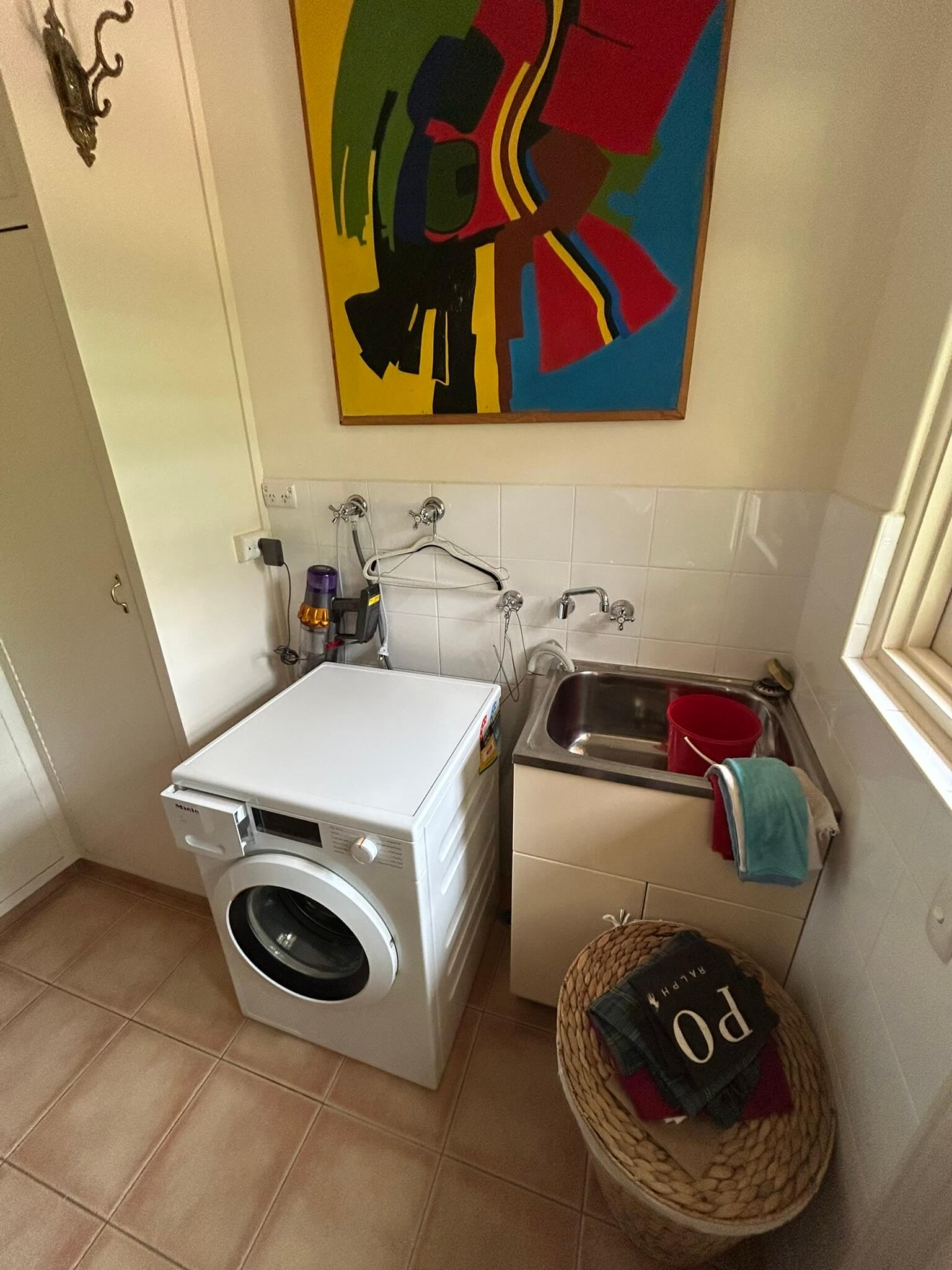 Laundry before renovation